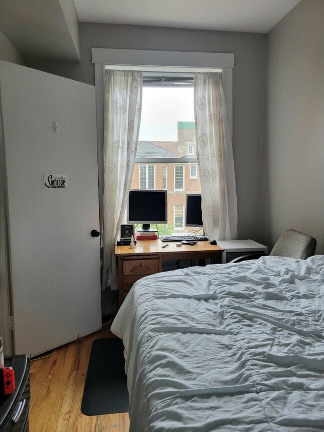 Photo - 2211 N Campbell Ave Unidad 3rd floor