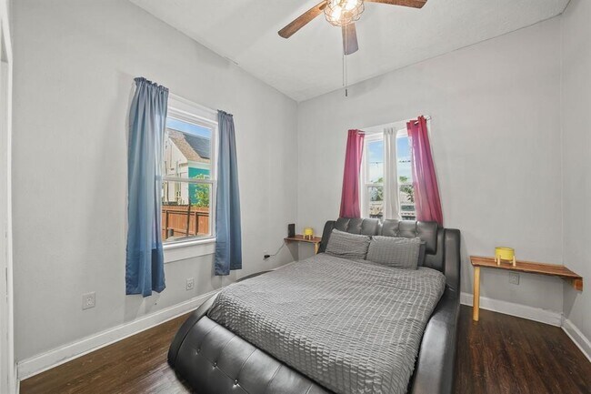 Photo - 3223 Avenue M