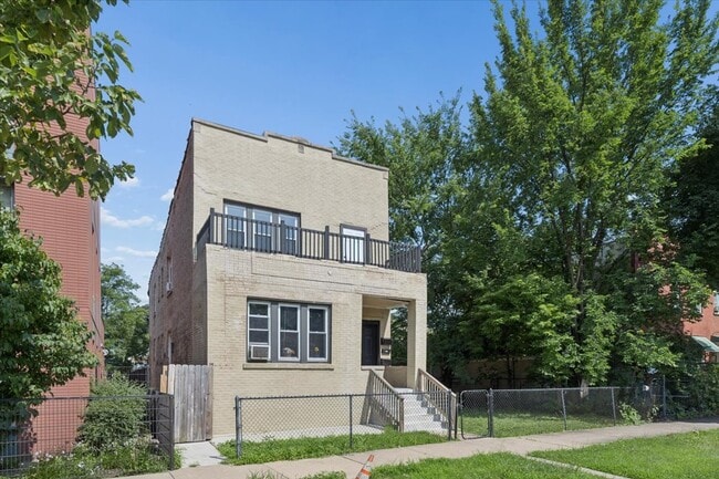 Building Photo - 545 N Drake Ave Unit 2