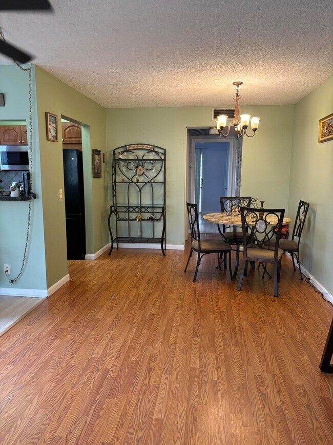 Photo - 80 Canterbury D