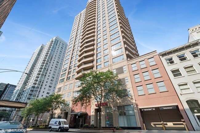 Building Photo - 200 N Jefferson St Unit 1304 Rental