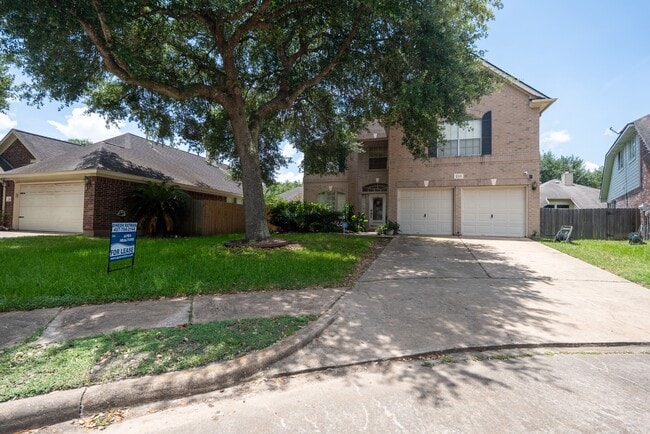 Photo - 210 Windrift Ct