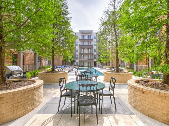 Photo - Vance at Bishop Union