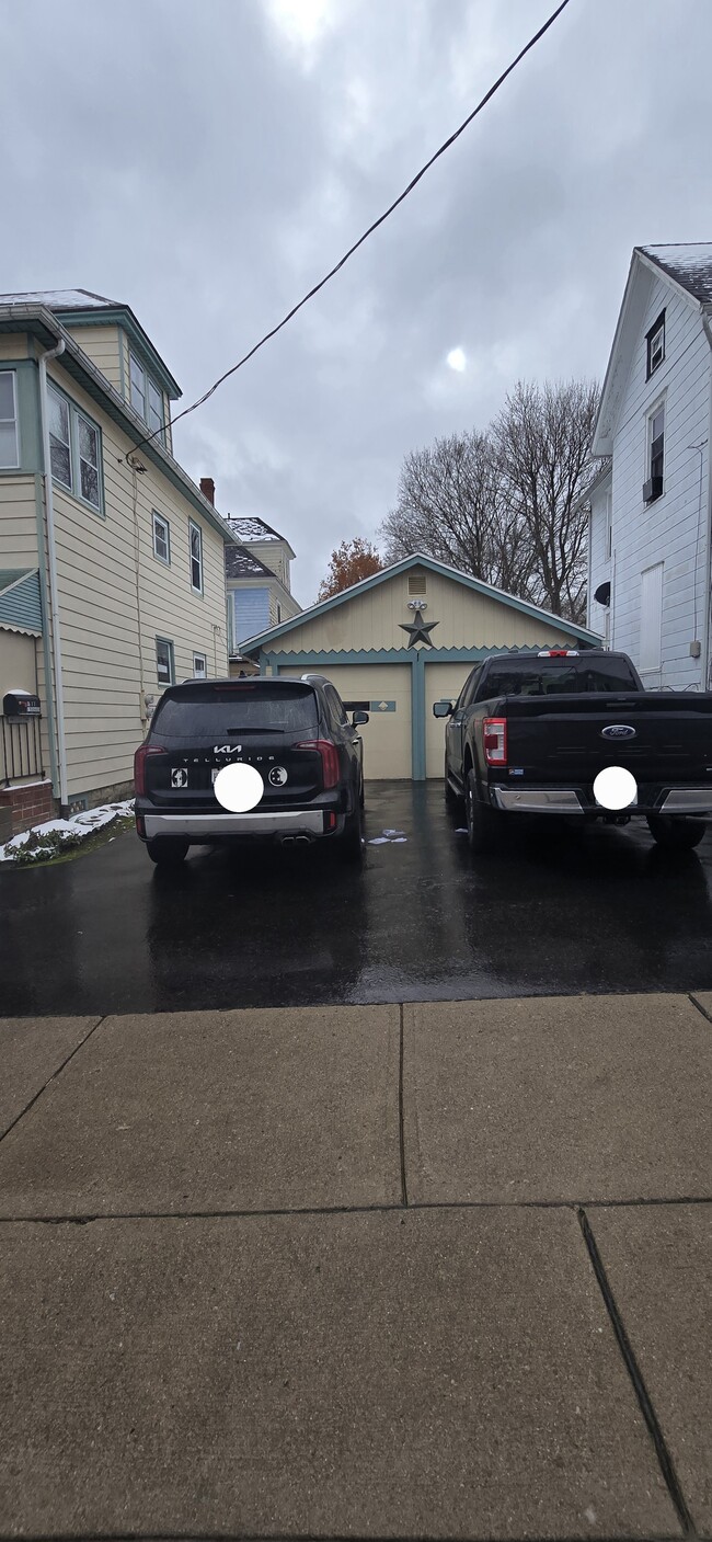 Photo - 161 Thayer St