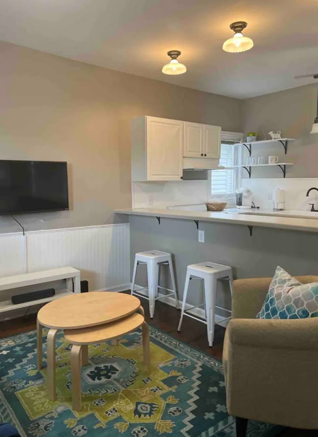 Photo - Charming 1 Bedroom with Fenced Yard & Parking Near Old Market!