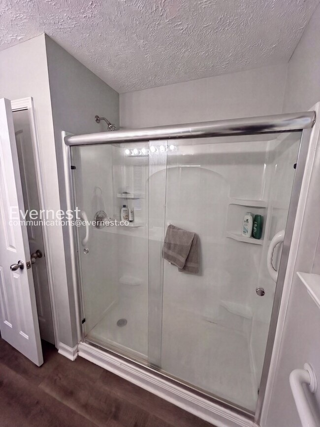 Photo - 2836 Roscommon Dr