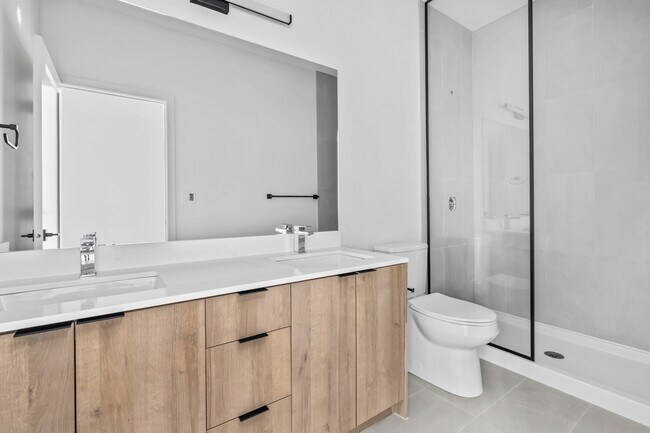 Photo - 9115 150 St NW