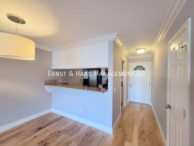 Photo - 421 W 6th St Unidad #103