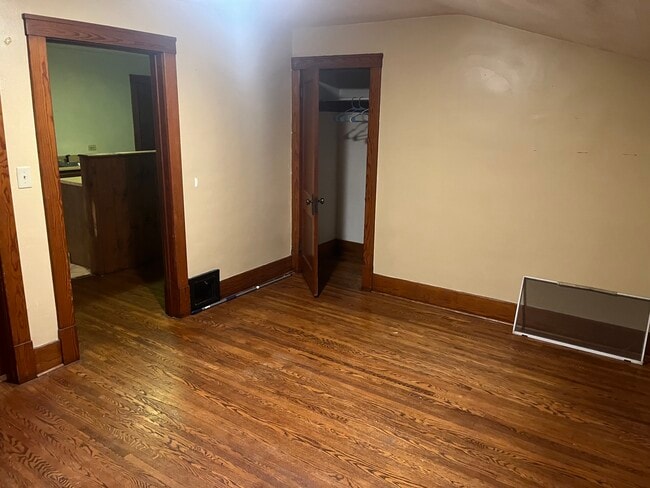 Photo - 415 E Frye Ave