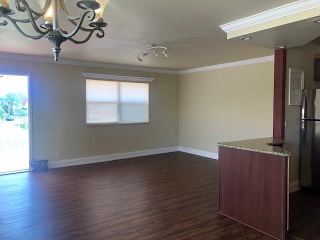 Photo - 662 Saxony Trail