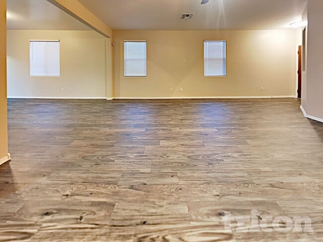 Photo - 7107 W St Catherine Ave