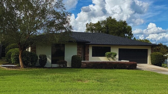 Building Photo - Remodeled 3BR/2BA Home with Pool & Screene...