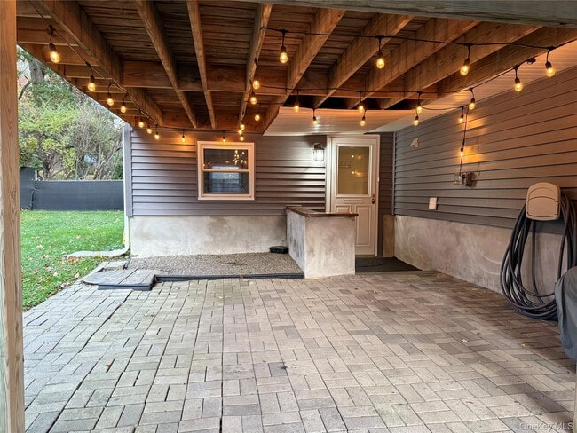 Building Photo - 77 Elk Rd