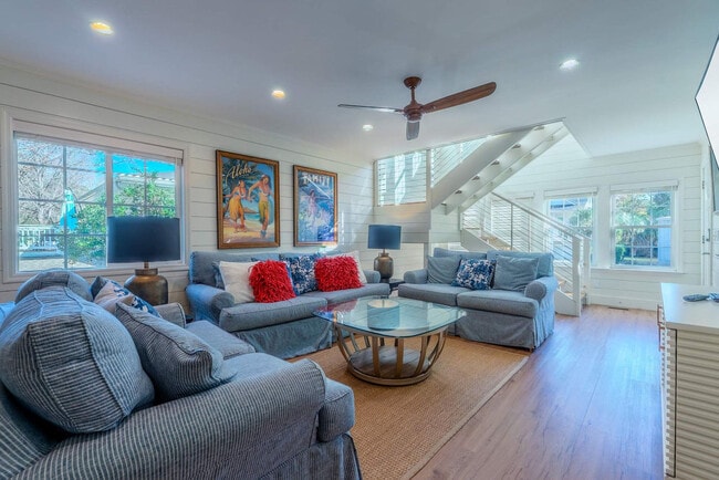 Building Photo - 7 Periwinkle Ln Unit ID1388270P