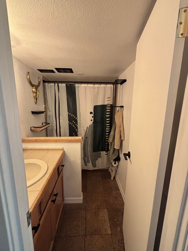 Photo - 1433 N Williams St Unidad #201