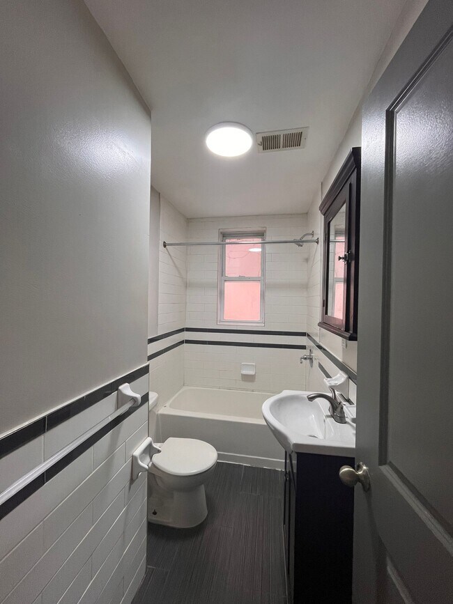 Photo - 240 Fowler Ave Unidad 3