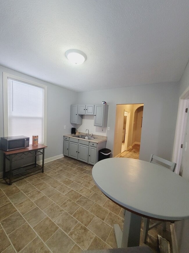 Photo - 1000 Taylor St Unit 1