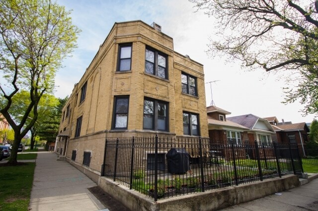 Building Photo - 5105 N Winchester Ave Unit GDN