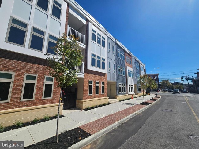 Photo - 200 Hamilton Ave