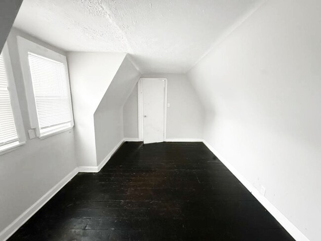 Photo - 3 BED, 1.5 BATH BEAUTIFUL   SINGLE- FAMILY HOME!