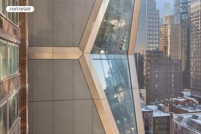 Photo - 322 W 57th St