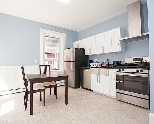 Building Photo - 147 Columbia St Unit 3L
