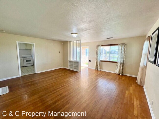 Photo - 2 br, 1 bath House - 1720 Cherry Ave