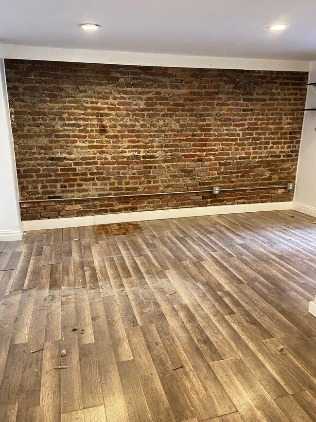 Photo - 373-375-375 3rd St Unidad B