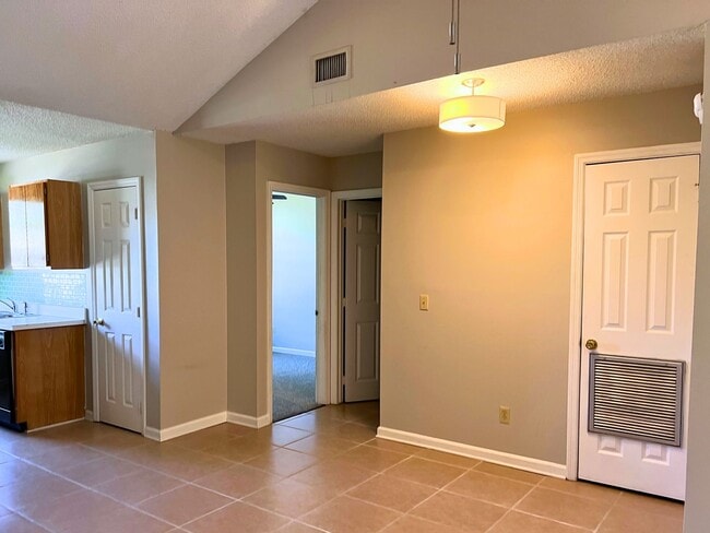 Photo - 2/2 with small yard!