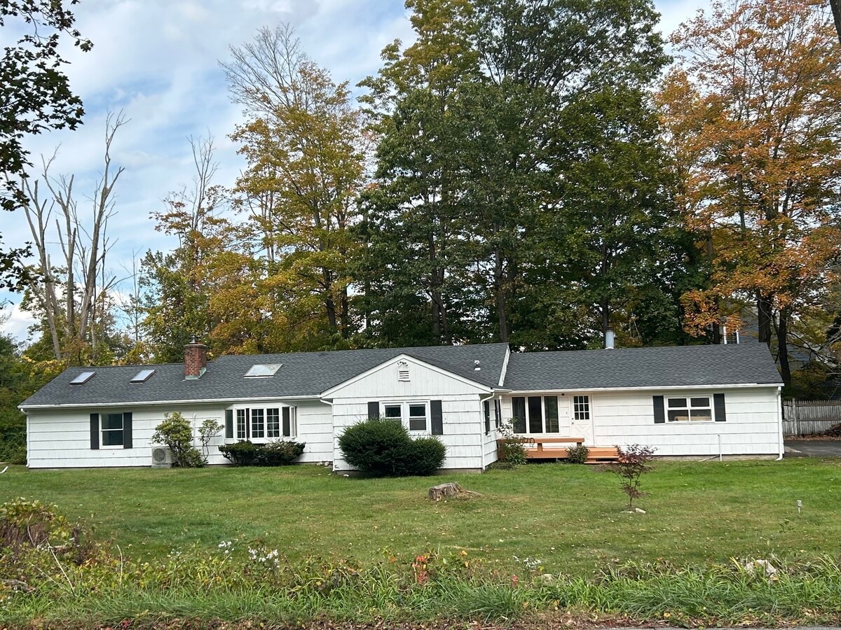 Photo - 185 Branchville Rd