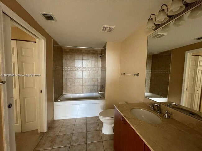 Photo - 888 Douglas Rd Unidad PH13 Rental