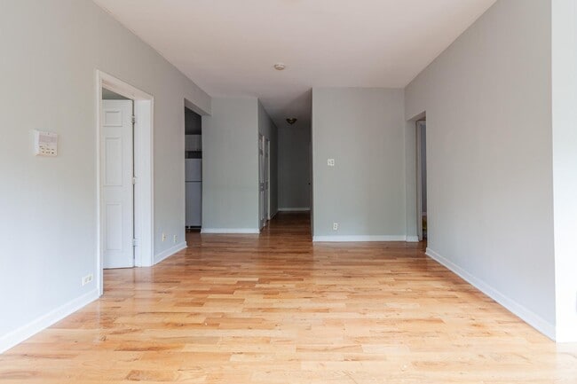 Photo - 3723 N Pine Grove Ave Unit E2