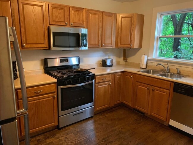 Photo - 181 Winchester Ave Apartment Unit 2nd Floor