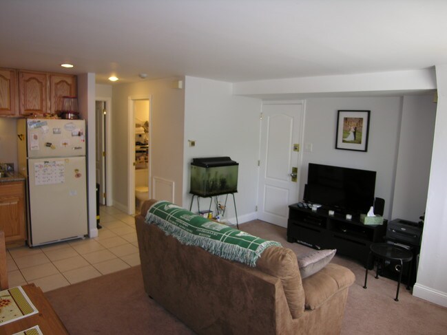 Photo - 280 Greenough St Unidad A