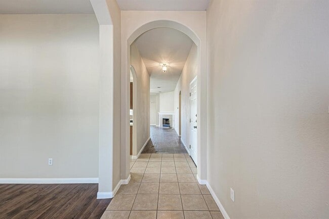 Photo - 18613 White Water Cove