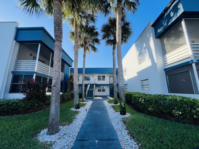 Building Photo - 82 Normandy Ln