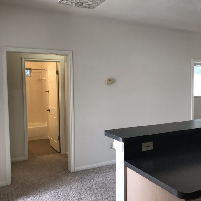 Photo - 3104 Northwest Blvd Unidad D