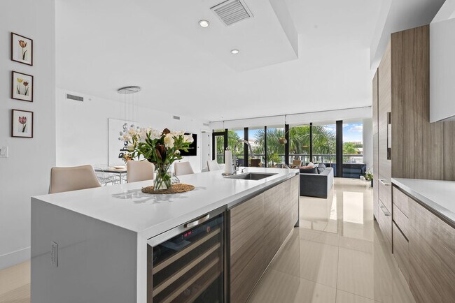 Photo - 60 Hendricks Isle Unidad 301