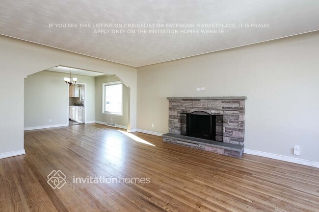 Photo - 1040 Geranium Ave E