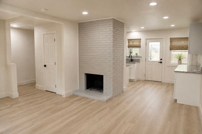 Photo - 5831 Chinaberry Dr