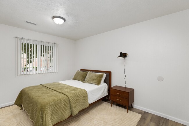 Pine Creek Apartments