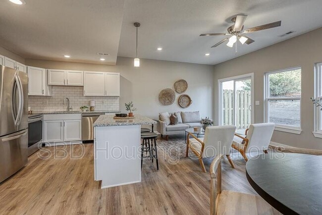 Photo - 2917 S Harvard Ave