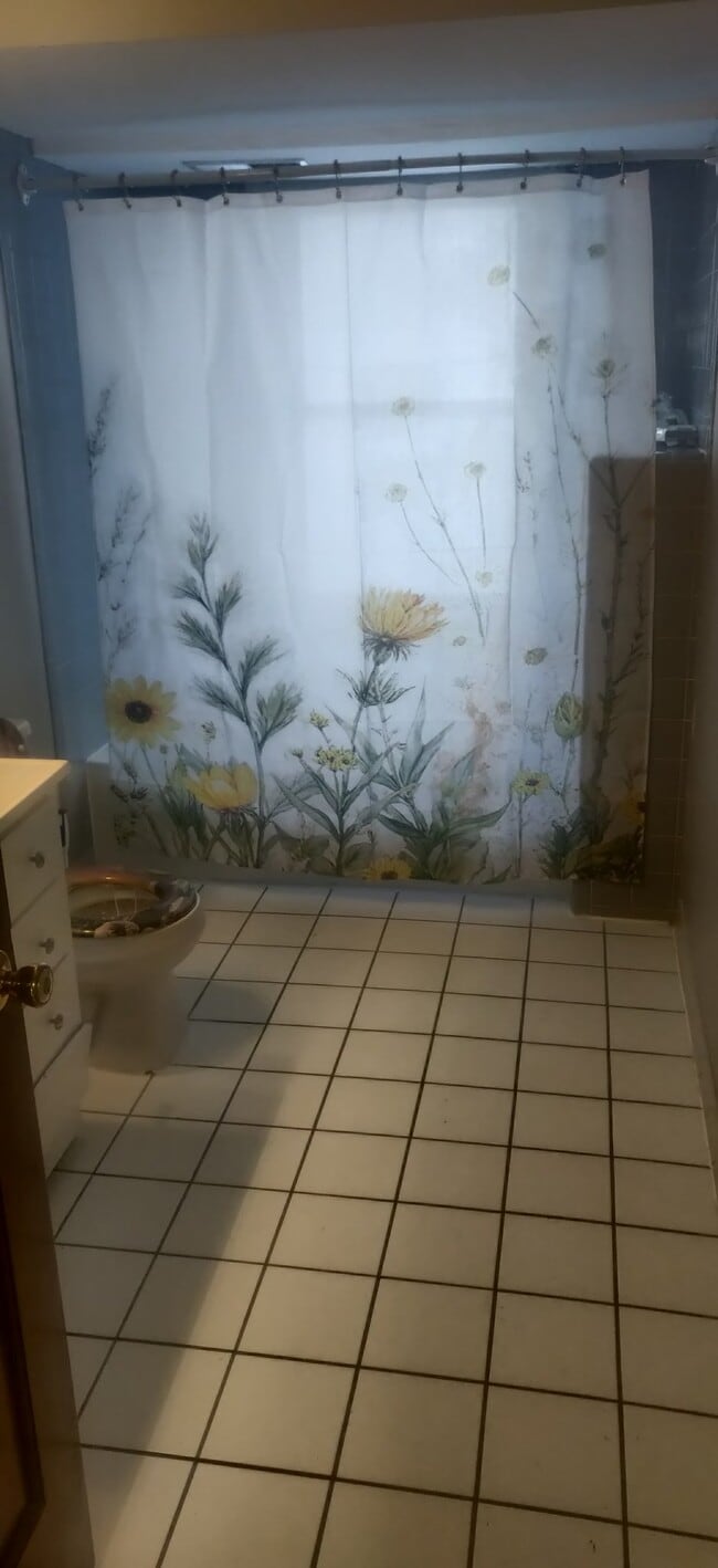 3245 Berwyn Pl Unit 2