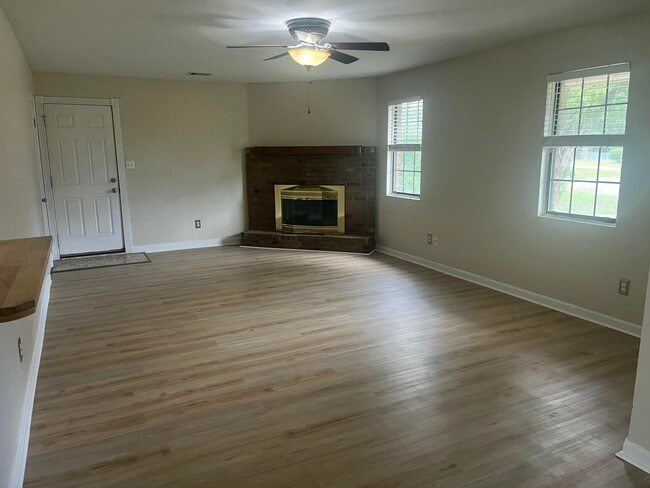 Photo - 706 Cottonwood Ct
