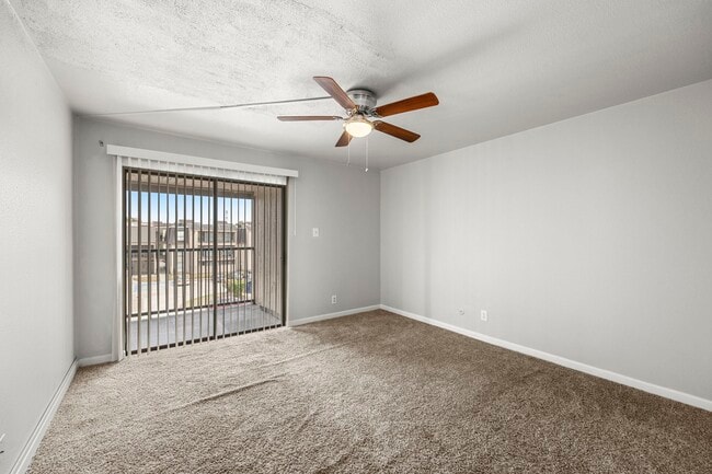 Photo - 206 Plaza Verde Dr