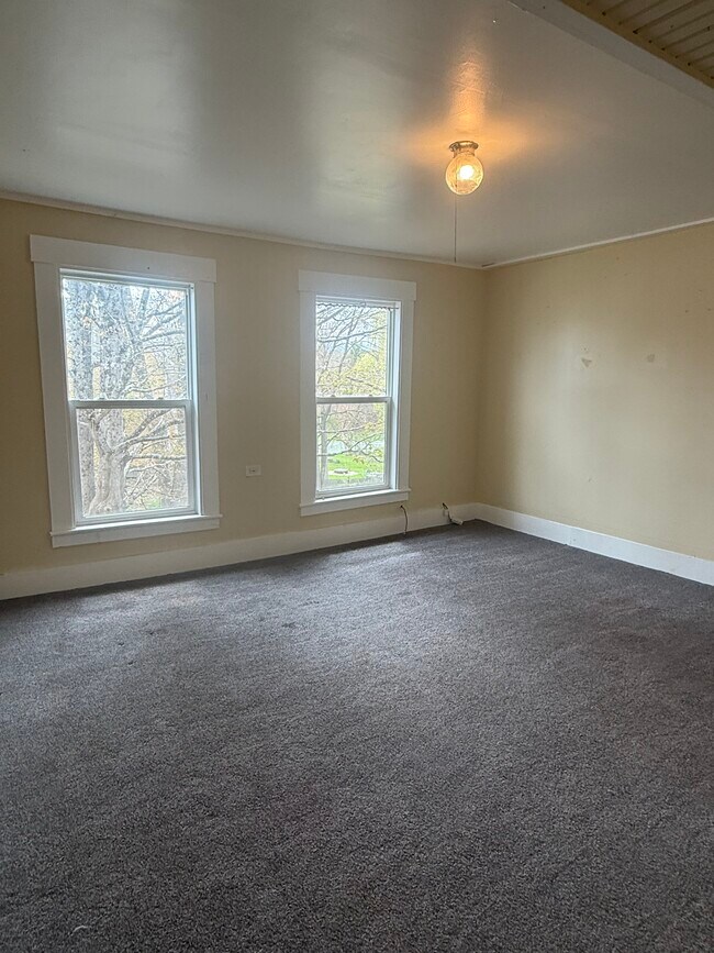 Living Room - 86 Main St Unit B upper