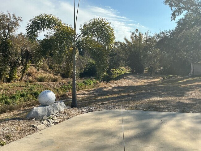 Photo - 731 Locklear Ave