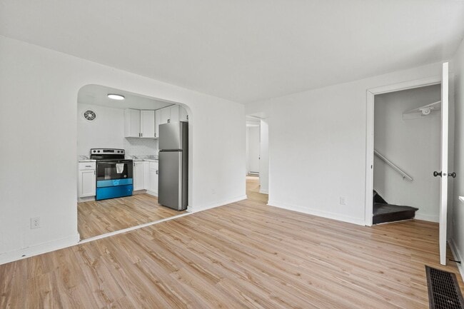 Photo - 2 BEDROOM HOME!