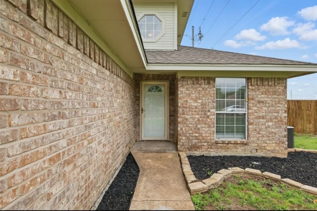 Photo - 310 California Dr