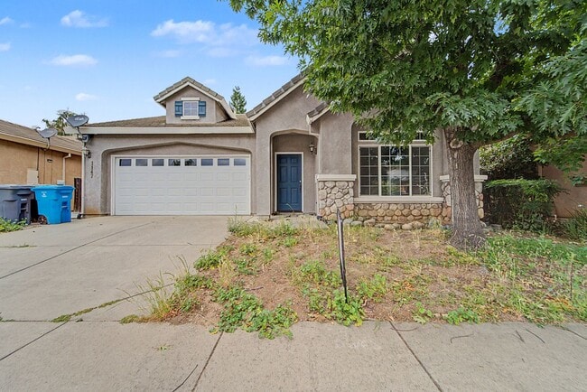 3 bedroom 2 bath 1612 sq ft home located in Yuba City - 3 bedroom 2 bath 1612 sq ft home located in Yuba City